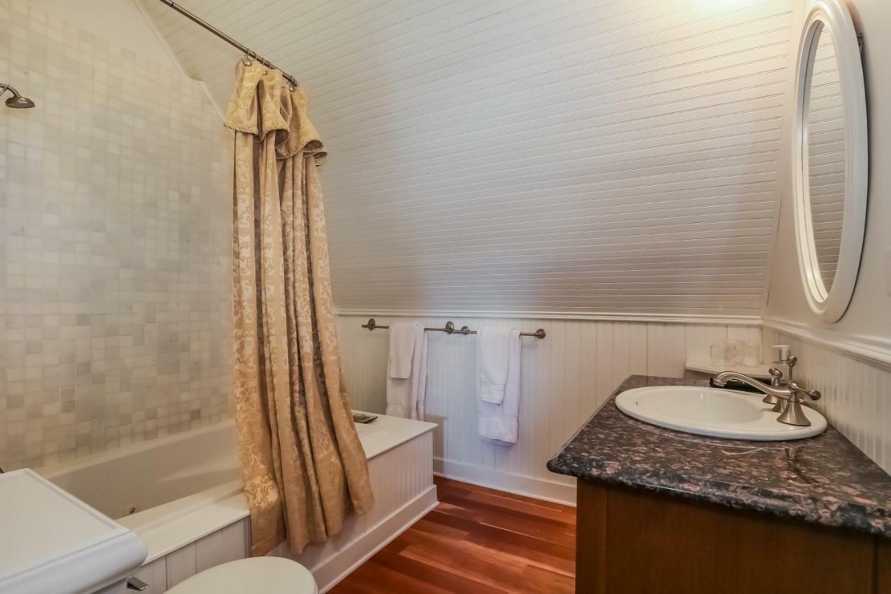 Harvey House Bed & Breakfast โอ๊คพาร์ค ภายนอก รูปภาพ