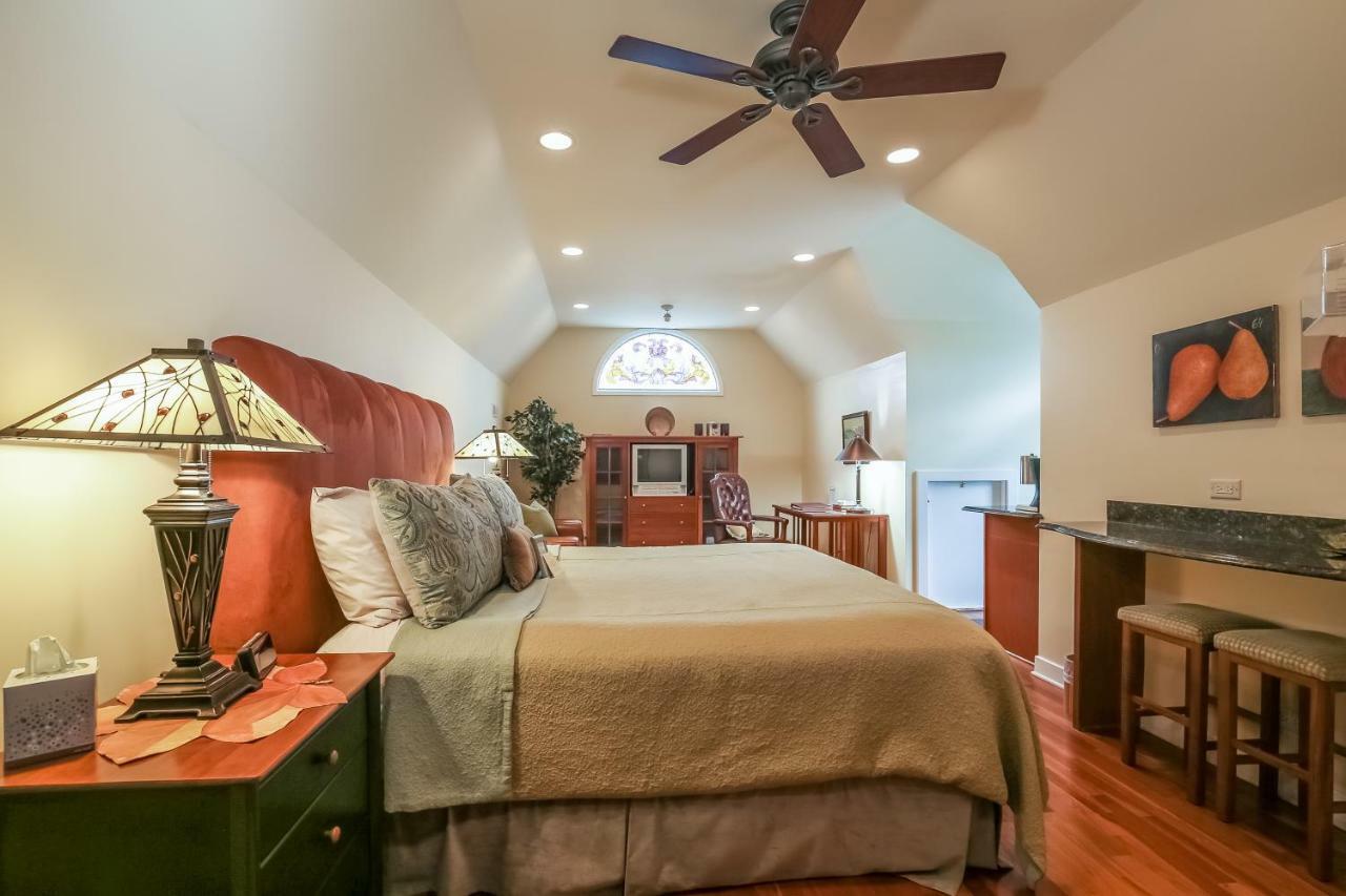 Harvey House Bed & Breakfast โอ๊คพาร์ค ภายนอก รูปภาพ